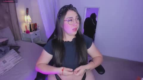 Snapshot of myla_mayfield chatting on 29, 11, 2025 Myla online show from 29, 11, 2025