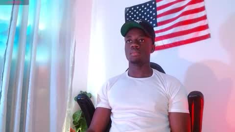 Mylo Wallace  online show from 15, 11, 2025