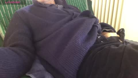 Bi sexy guy lovense hush is on private is open or password show tip if you like. online show from 8, 3, 2025