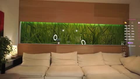 Snapshot of myriambirkett chatting on 8, 11, 2025 Greta online show from 8, 11, 2025