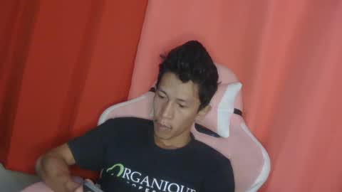 Snapshot of mysterious_man15 chatting on 6, 3, 2025 mysterious_man15 online show from 6, 3, 2025