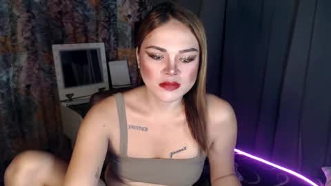 Snapshot of mysteryman_xxx chatting on 12, 1, 2025 UR GIRL NEXTDOOR online show from 12, 1, 2025