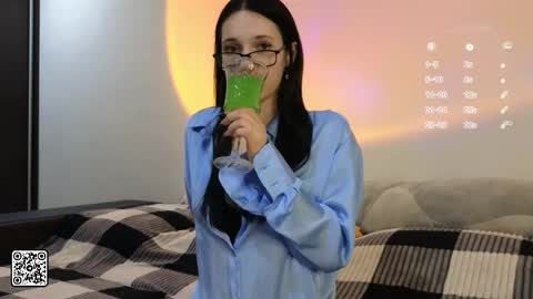 Mia online show from 12, 10, 2025