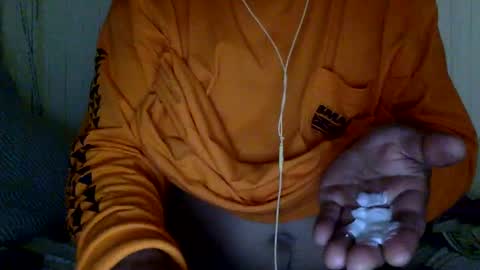 str8 dom alphaAsian Daddy type. sorry not bi or  curious but i dont judgediscrimenate. online show from 31, 1, 2025