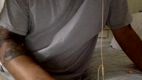 str8 dom alphaAsian Daddy type. sorry not bi or  curious but i dont judgediscrimenate. online show from 16, 2, 2025