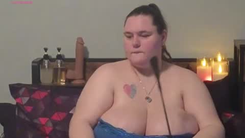 Snapshot of mzjuicybootay2169 chatting on 1, 12, 2025 Mzjuicybootay online show from 1, 12, 2025