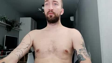 Snapshot of n22day22 chatting on 16, 9, 2025 Mr Bigmagnum online show from 16, 9, 2025