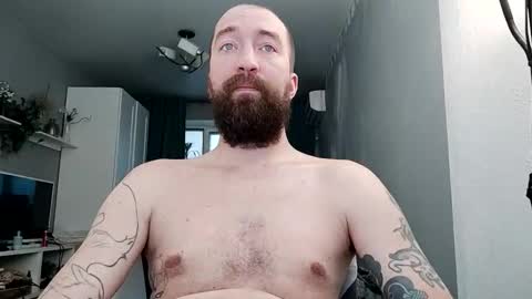 Snapshot of n22day22 chatting on 29, 10, 2025 Mr Bigmagnum online show from 29, 10, 2025