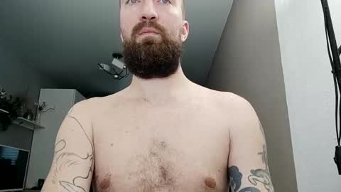 Snapshot of n22day22 chatting on 14, 11, 2025 Mr Bigmagnum online show from 14, 11, 2025