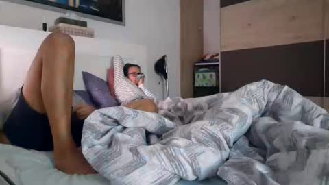 Snapshot of n55em chatting on 19, 10, 2025 n55emo online show from 19, 10, 2025