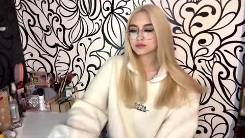 Snapshot of nadiaknake chatting on 5, 2, 2026 Katrin online show from 5, 2, 2026