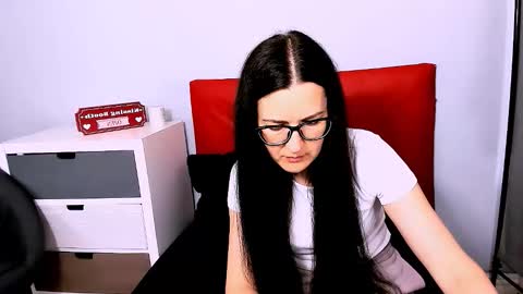 nadiatrue online show from 7, 6, 2026