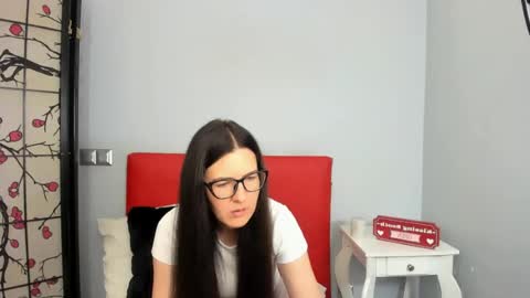 nadiatrue online show from 18, 6, 2026