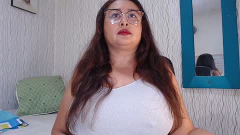 Snapshot of nadiawhite_ chatting on 17, 12, 2024 Nadia online show from 17, 12, 2024