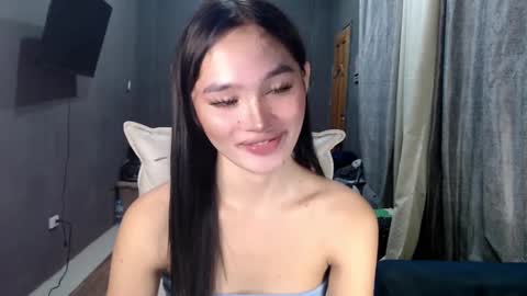 nadiestar online show from 25, 2, 2025