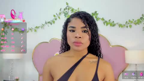 Snapshot of nahiarareina chatting on 10, 9, 2025 NahiaraReina online show from 10, 9, 2025