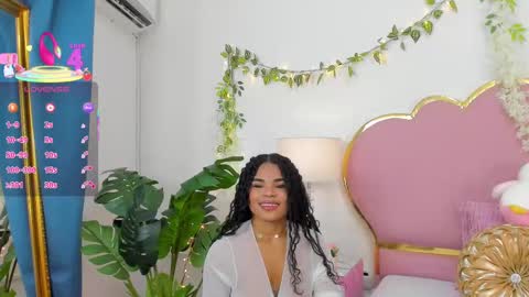 Snapshot of nahiarareina chatting on 12, 9, 2025 NahiaraReina online show from 12, 9, 2025