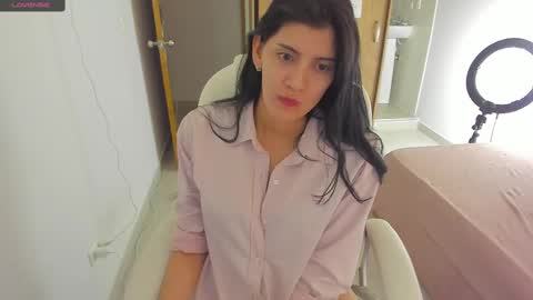 independent model online show from 12, 2, 2025