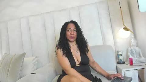 Nahomi Dominique online show from 24, 6, 2026