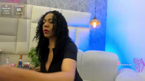 Nahomi Dominique online show from 4, 7, 2026