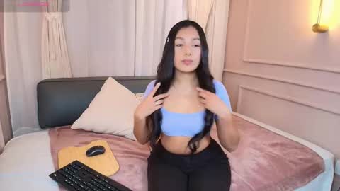 Snapshot of nahomi_key_ chatting on 19, 11, 2025 Nahomi online show from 19, 11, 2025
