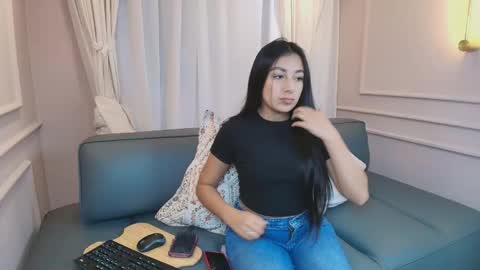 Snapshot of nahomi_key_ chatting on 24, 11, 2025 Nahomi online show from 24, 11, 2025