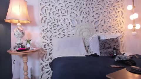 Nahomi  online show from 18, 2, 2026