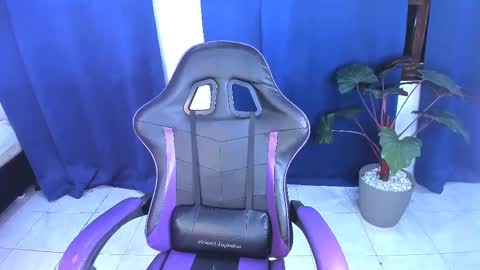 Snapshot of nahomy_ryans chatting on 8, 10, 2025 Nahomy online show from 8, 10, 2025