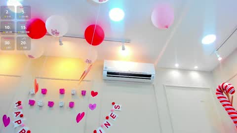 Nahomy online show from 17, 2, 2025