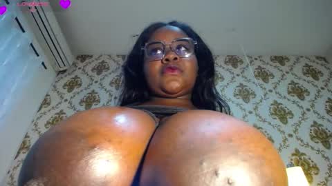 Snapshot of nahybig_boobs chatting on 10, 10, 2025 Karatbby online show from 10, 10, 2025