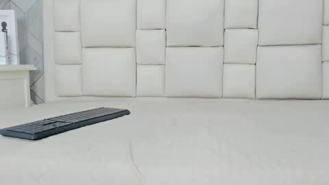 naia_cox online show from 5, 10, 2025