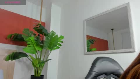 Snapshot of naiara30_ chatting on 27, 5, 2026 N A I A R A online show from 27, 5, 2026