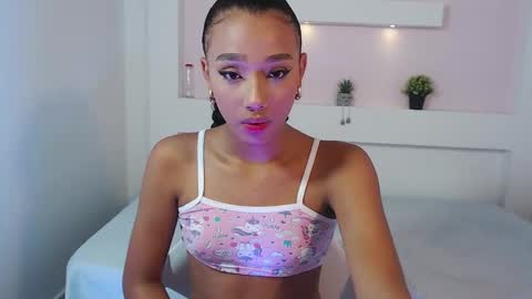 Namoi Smith online show from 24, 12, 2024