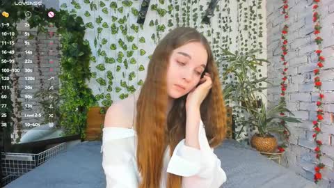 Snapshot of nancycaseys chatting on 10, 2, 2025 Luna online show from 10, 2, 2025