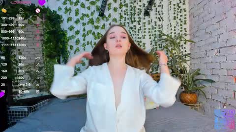 Snapshot of nancycaseys chatting on 2, 3, 2025 Luna online show from 2, 3, 2025