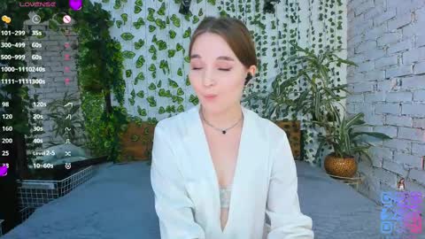 Snapshot of nancycaseys chatting on 3, 3, 2025 Luna online show from 3, 3, 2025