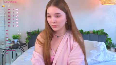 Snapshot of nancycaseys chatting on 23, 9, 2025 Luna online show from 23, 9, 2025