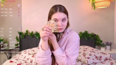 Snapshot of nancycaseys chatting on 16, 11, 2025 Luna online show from 16, 11, 2025