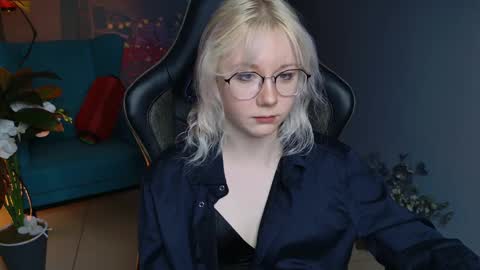 nancymartinez online show from 21, 2, 2025