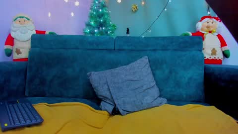 Nahomi Jones online show from 30, 12, 2024