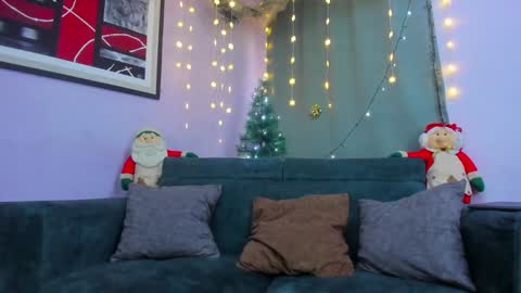 Nahomi Jones online show from 30, 12, 2024