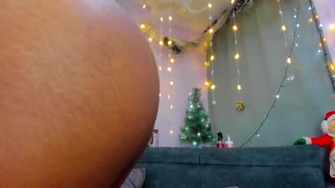 Nahomi Jones online show from 30, 12, 2024