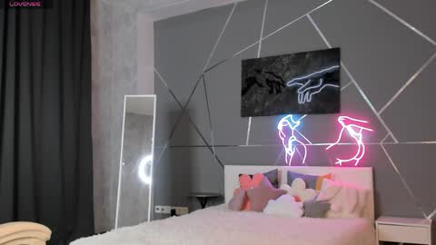 naomi_reiss online show from 5, 4, 2026