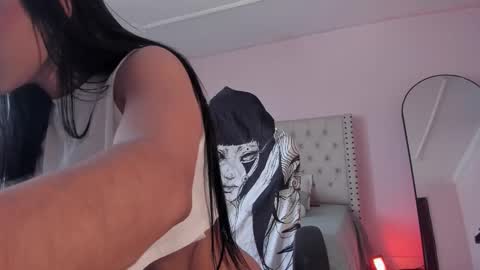 Snapshot of naomibrinks1 chatting on 2, 11, 2025 Heidy online show from 2, 11, 2025