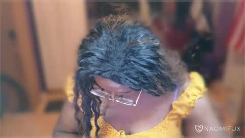 Snapshot of naomifux chatting on 4, 2, 2025 Naomi online show from 4, 2, 2025