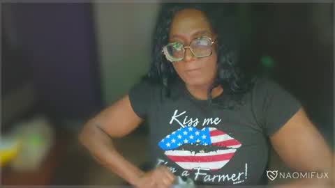 Snapshot of naomifux chatting on 17, 2, 2025 Naomi online show from 17, 2, 2025