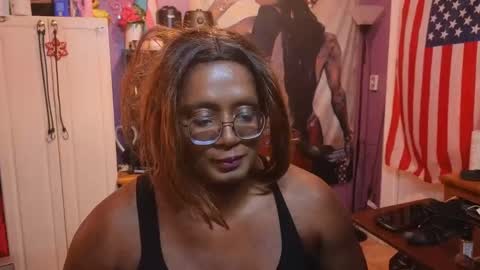 Snapshot of naomifux chatting on 2, 10, 2025 Naomi online show from 2, 10, 2025