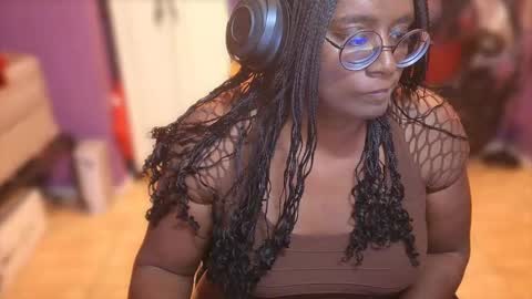 Snapshot of naomifux chatting on 15, 10, 2025 Naomi online show from 15, 10, 2025