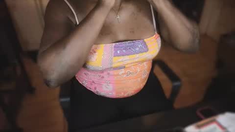 Snapshot of naomifux chatting on 20, 11, 2025 Naomi online show from 20, 11, 2025