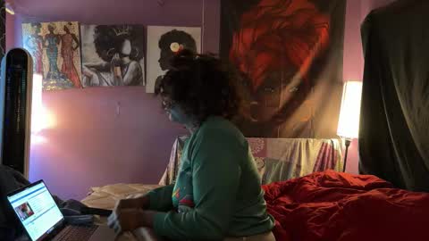 Snapshot of naomifux chatting on 15, 12, 2025 Naomi online show from 15, 12, 2025